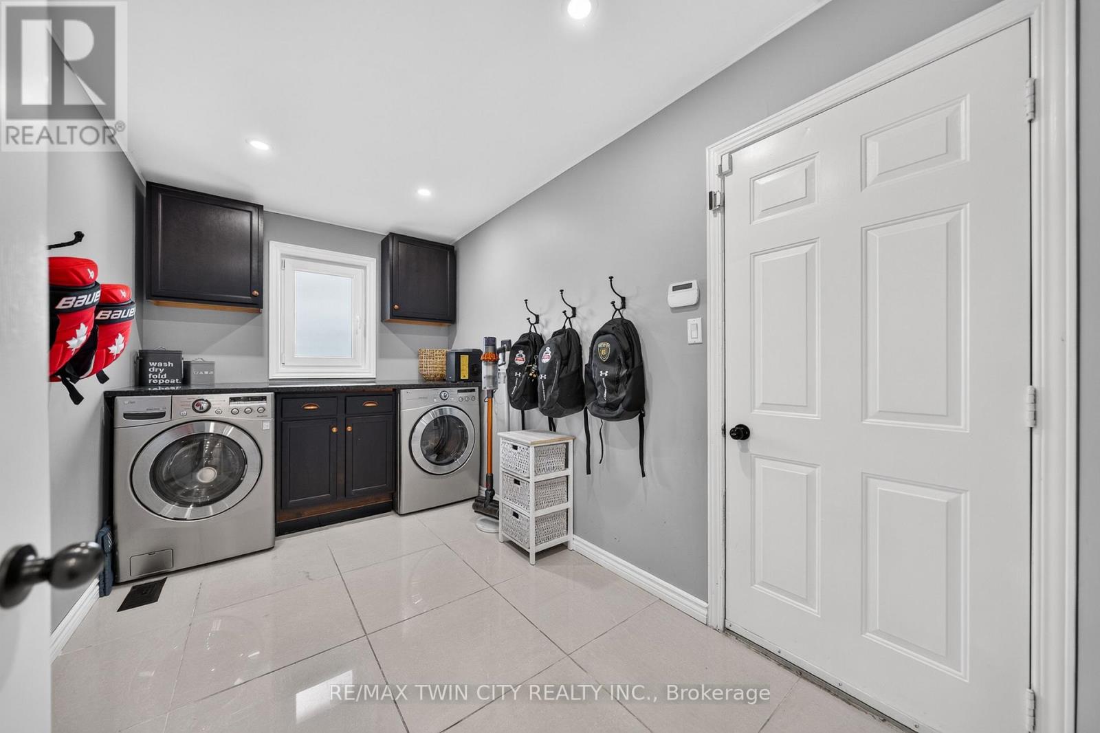 50 Roehampton Court, Kitchener, Ontario  N2A 3L1 - Photo 19 - X13705912