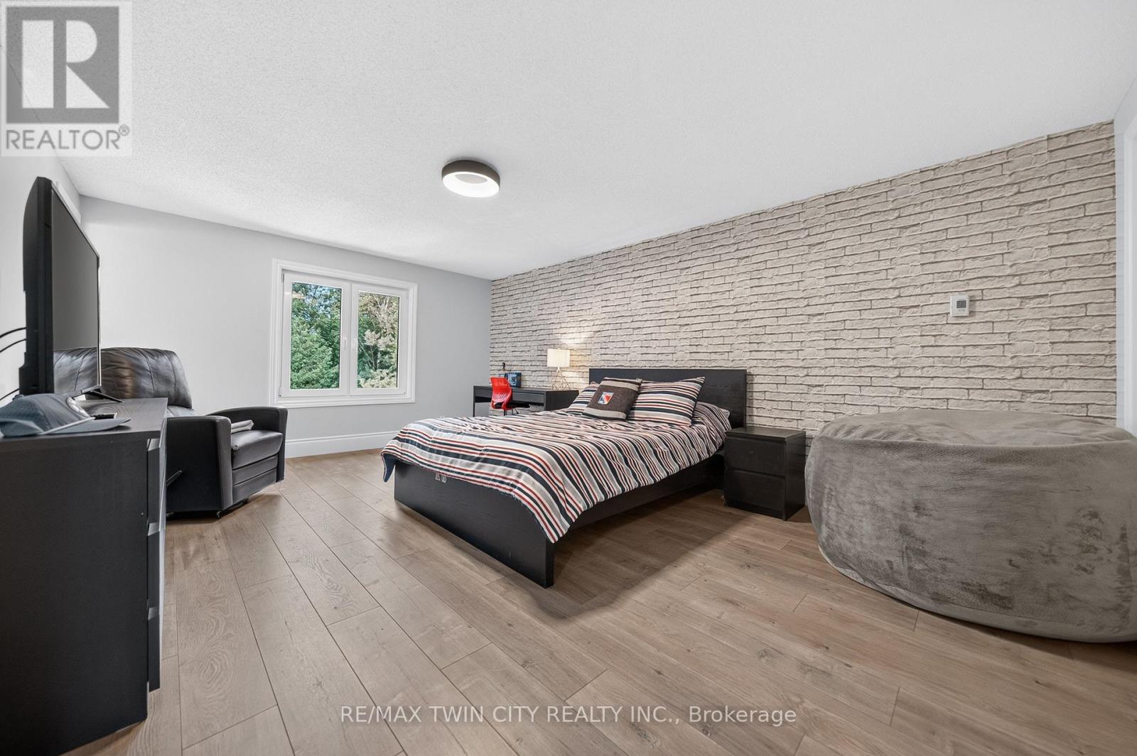 50 Roehampton Court, Kitchener, Ontario  N2A 3L1 - Photo 30 - X13705912