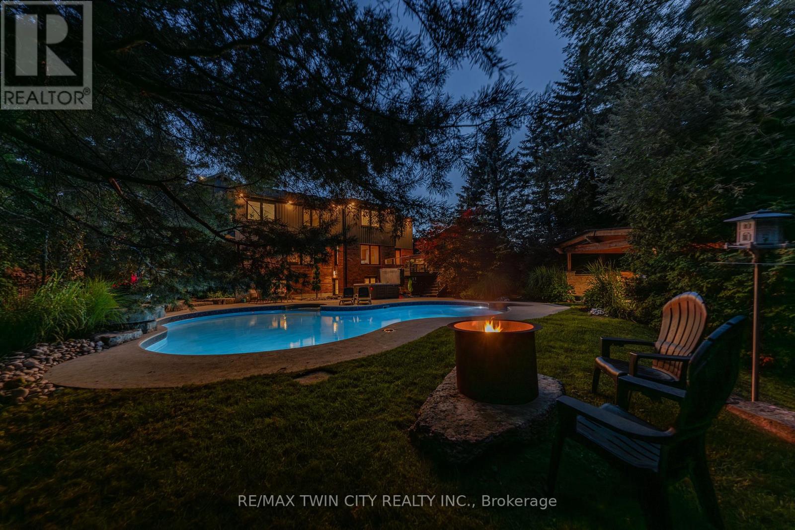 50 Roehampton Court, Kitchener, Ontario  N2A 3L1 - Photo 4 - X13705912