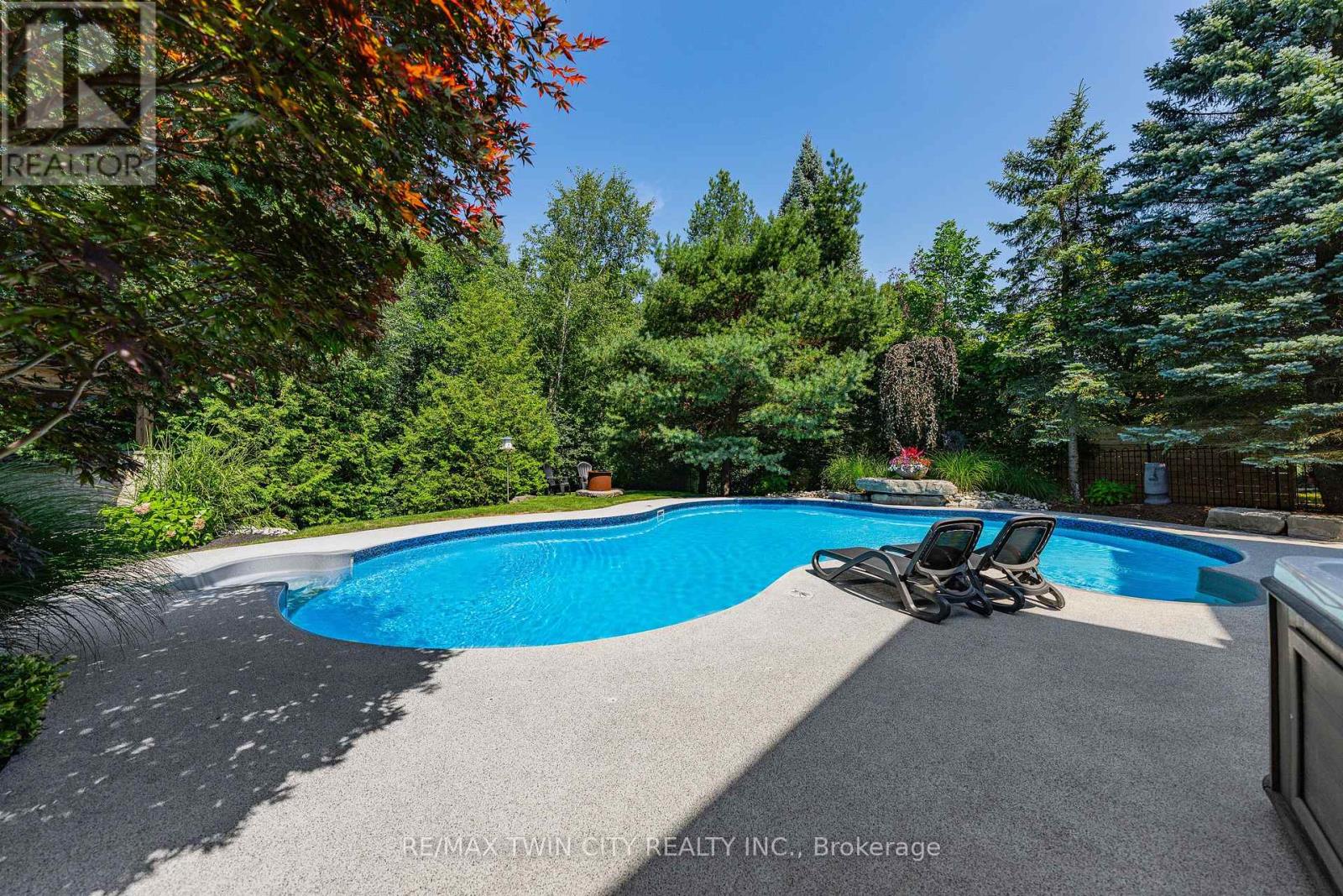 50 Roehampton Court, Kitchener, Ontario  N2A 3L1 - Photo 48 - X13705912