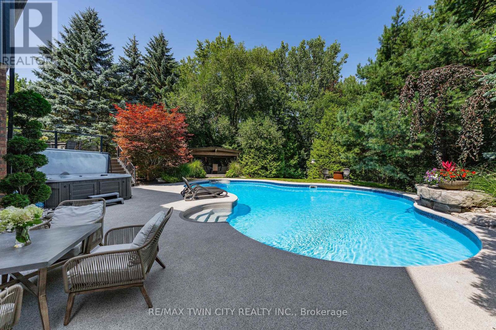 50 Roehampton Court, Kitchener, Ontario  N2A 3L1 - Photo 49 - X13705912