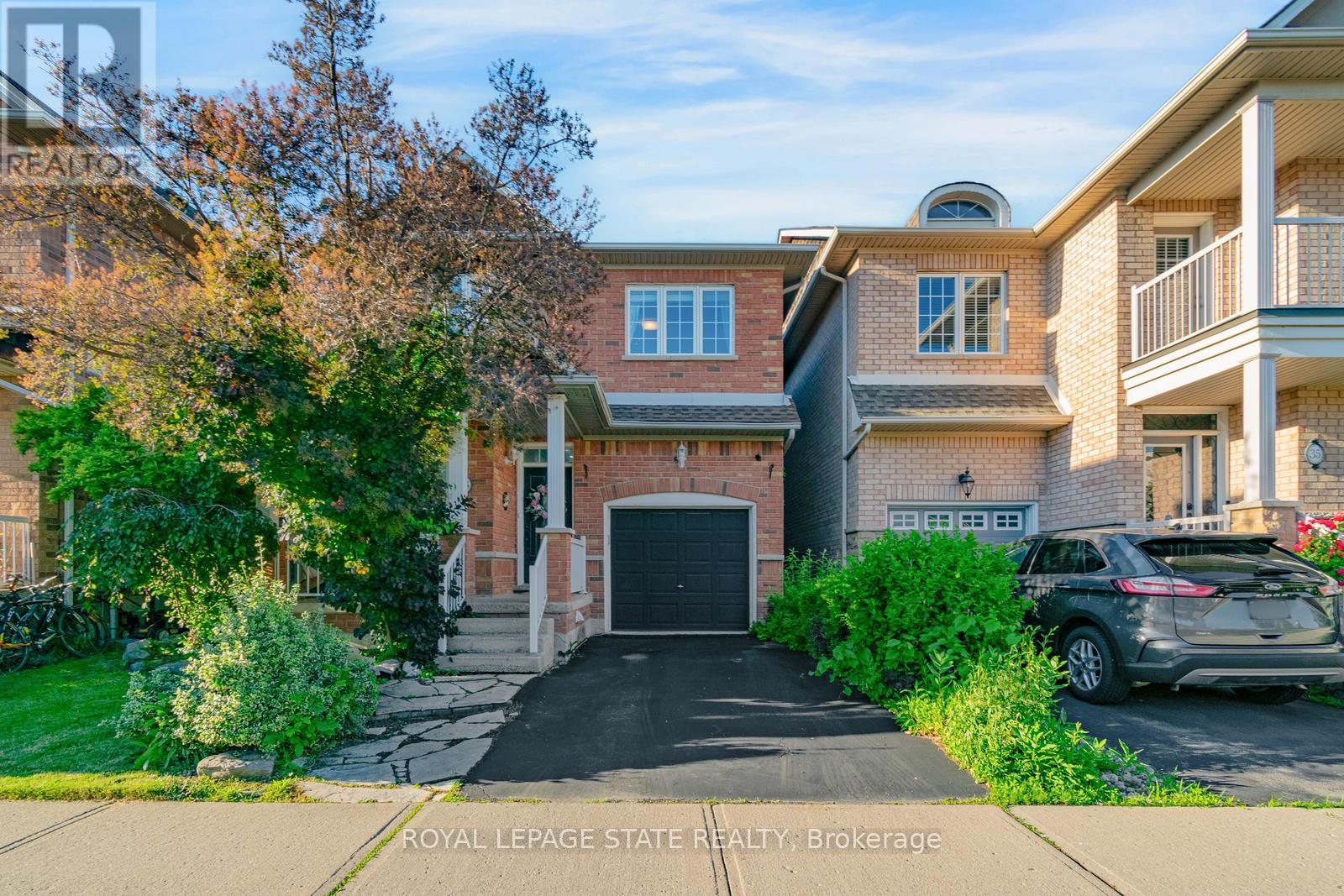 33 Panorama Way, Hamilton, Ontario  L8E 6C6 - Photo 2 - X13705938