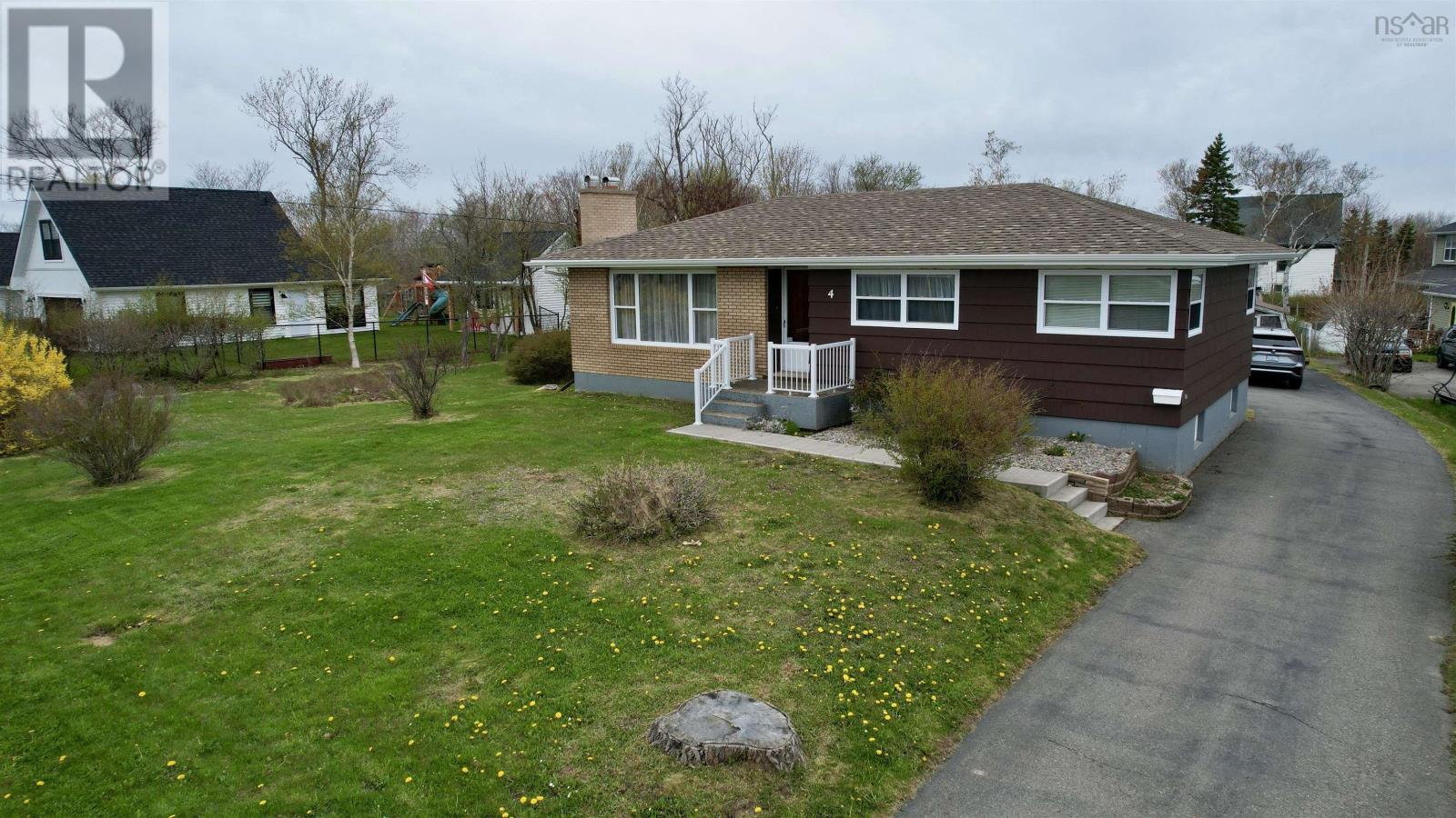 4 Macaulay Avenue, Glace Bay, Nova Scotia  B1A 1C9 - Photo 38 - 202614017