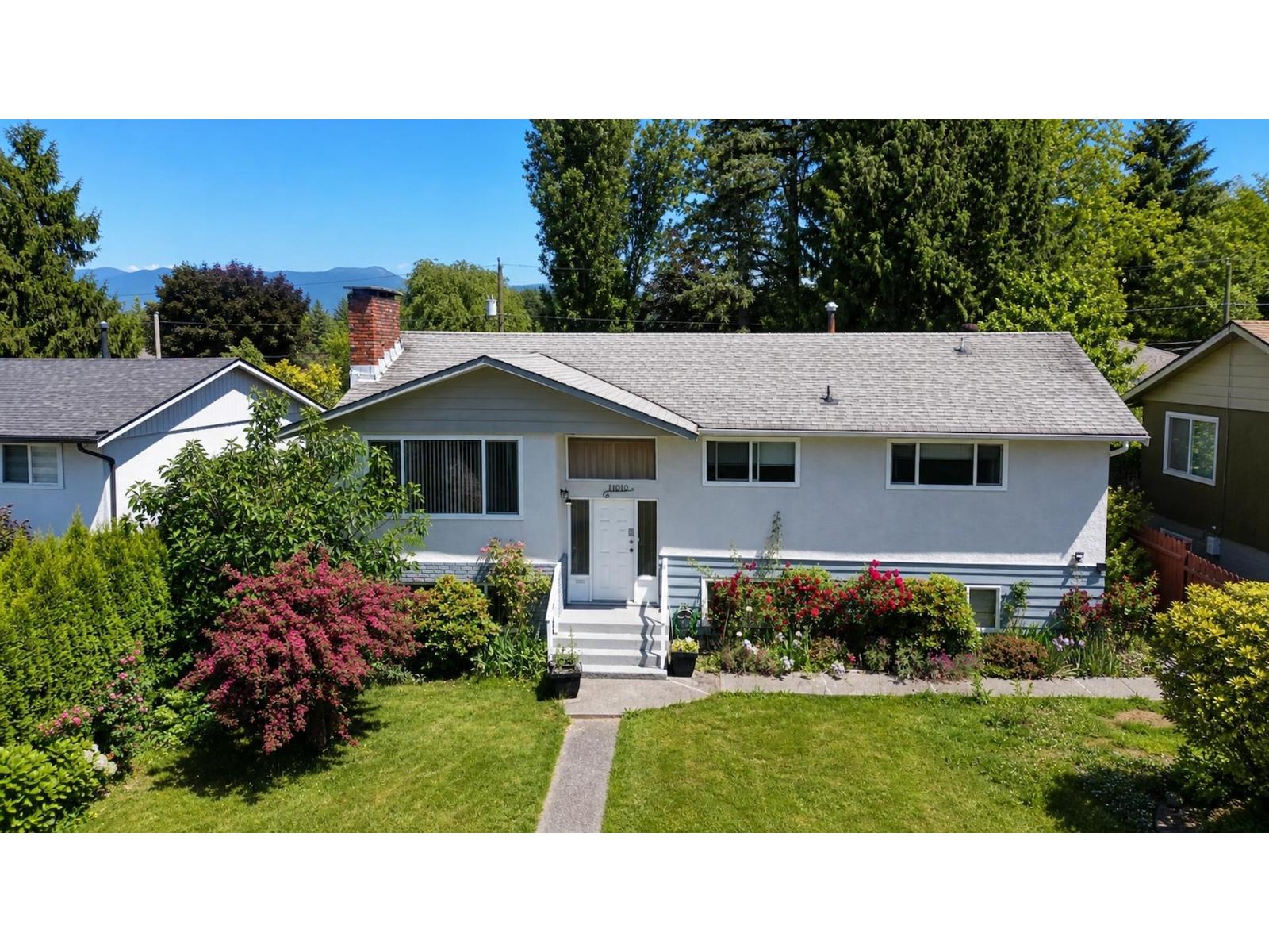 11010 Partridge Crescent, Surrey, British Columbia  V3R 5A8 - Photo 2 - R3130780