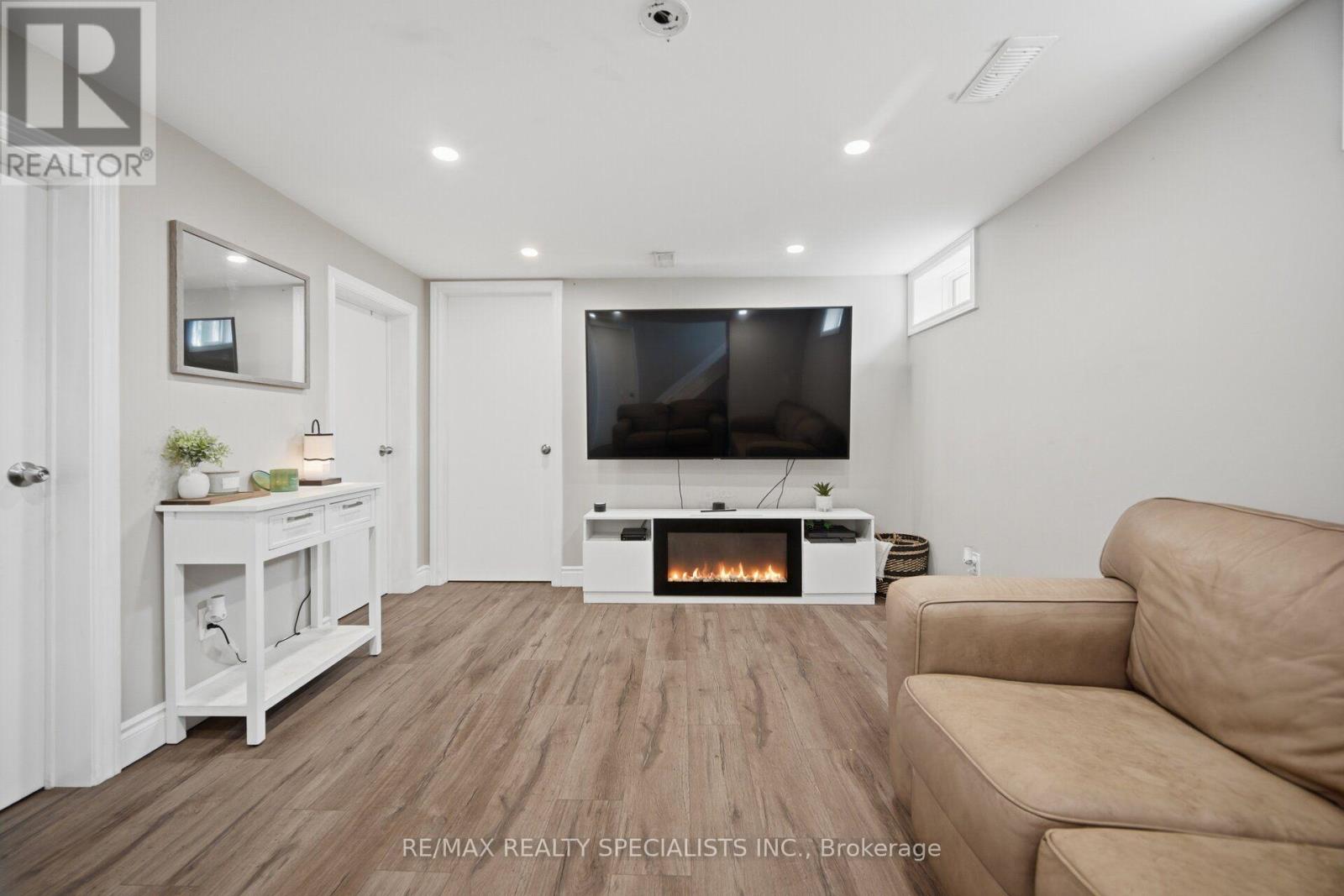60 Elmwood Avenue, Cambridge, Ontario  N1R 4Y2 - Photo 20 - X13700040