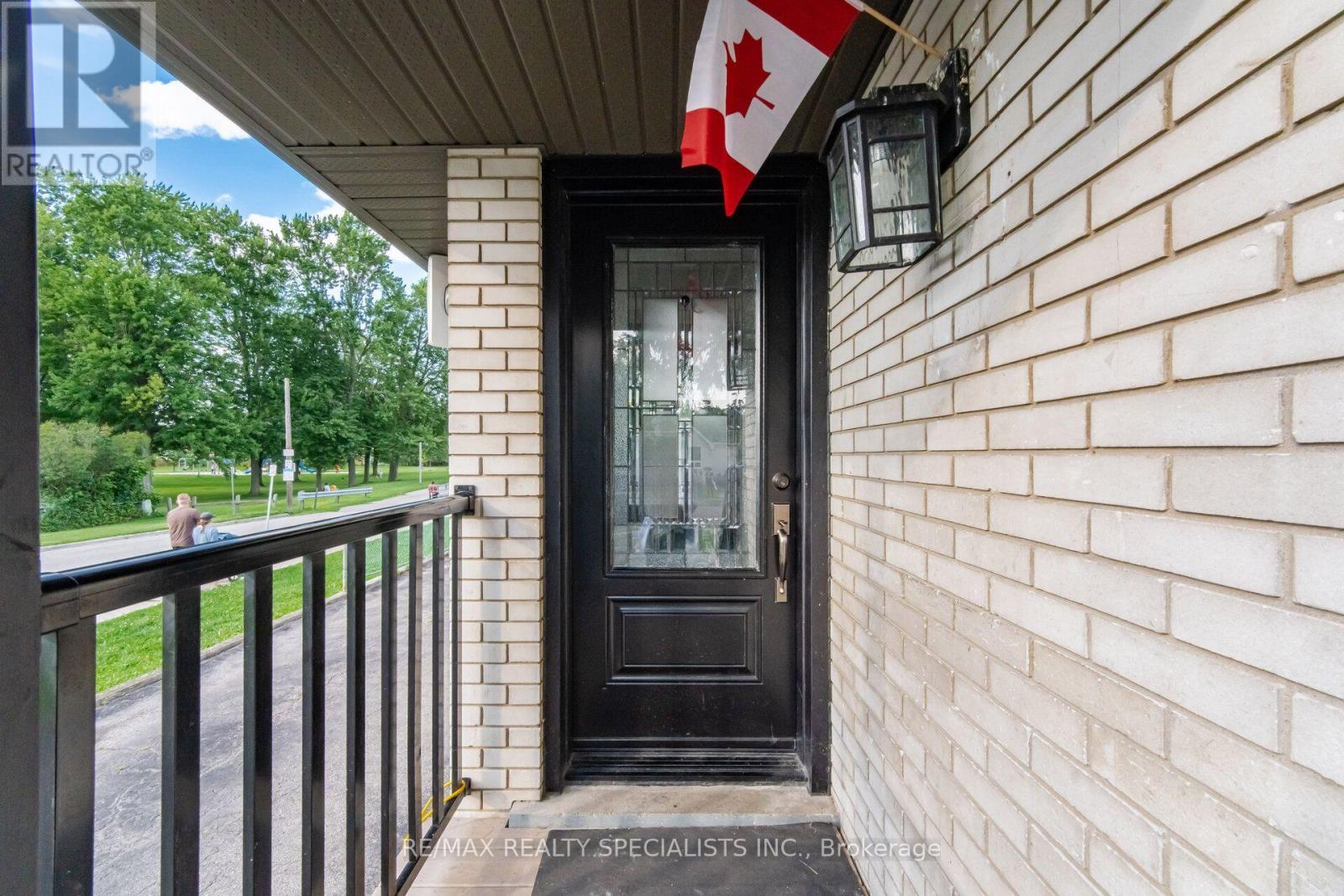 60 ELMWOOD AVENUE, Cambridge, Ontario
