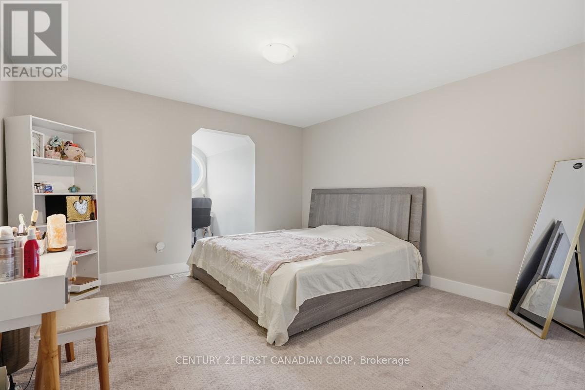 4 - 2215 Callingham Drive, London North, Ontario  N6G 0P1 - Photo 33 - X13706196