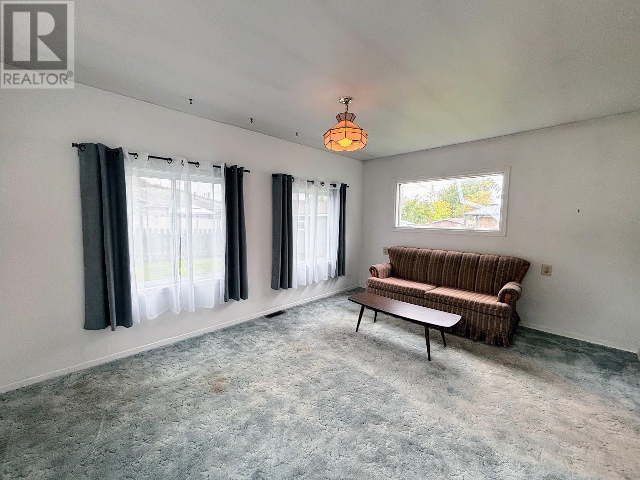 15 Falcon Ave, Manitouwadge, Ontario  P0T 2C0 - Photo 12 - TB2602483