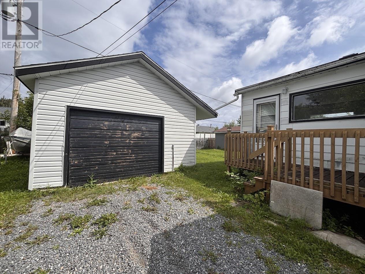 15 Falcon Ave, Manitouwadge, Ontario  P0T 2C0 - Photo 29 - TB2602483
