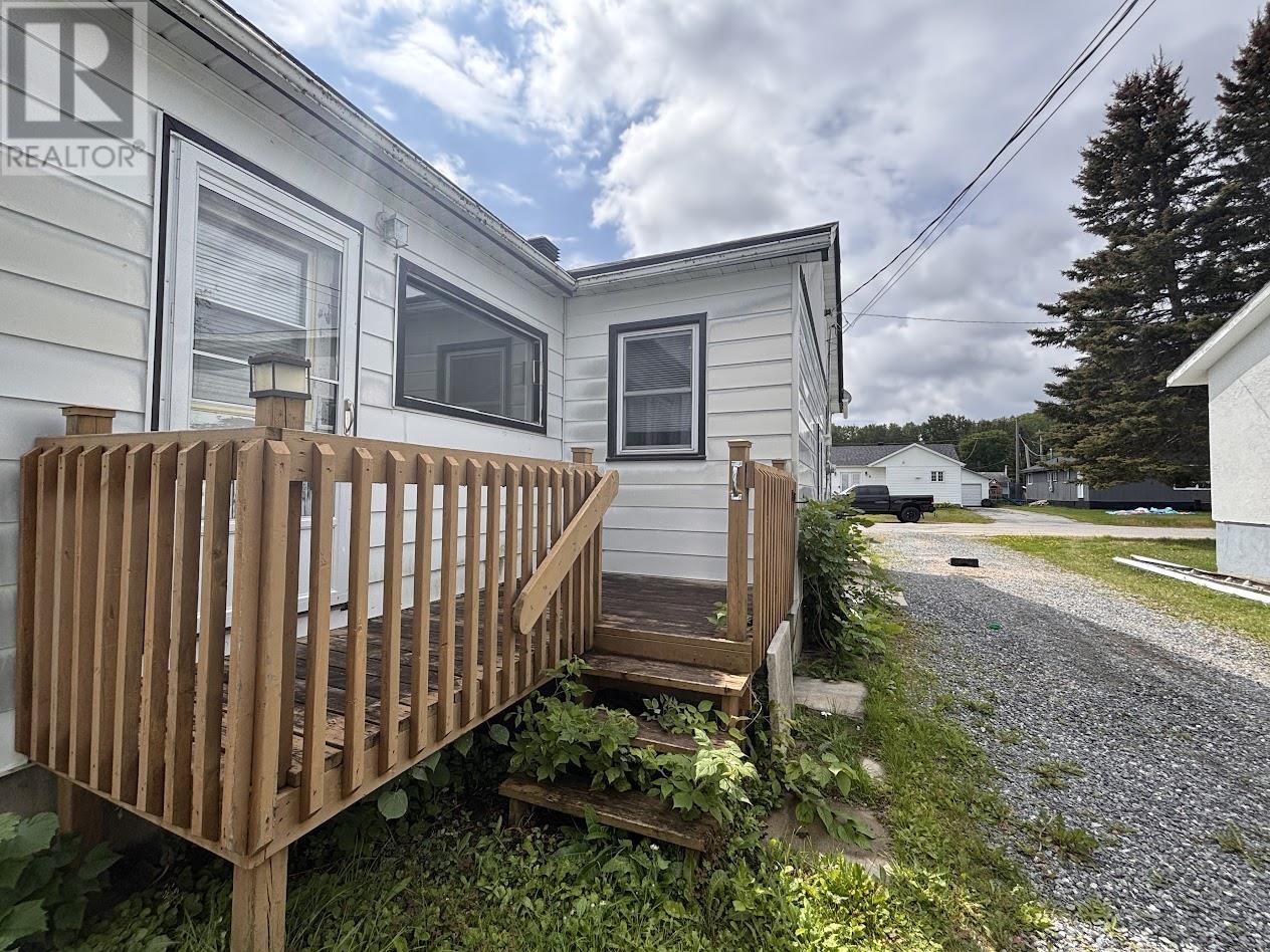 15 Falcon Ave, Manitouwadge, Ontario  P0T 2C0 - Photo 34 - TB2602483
