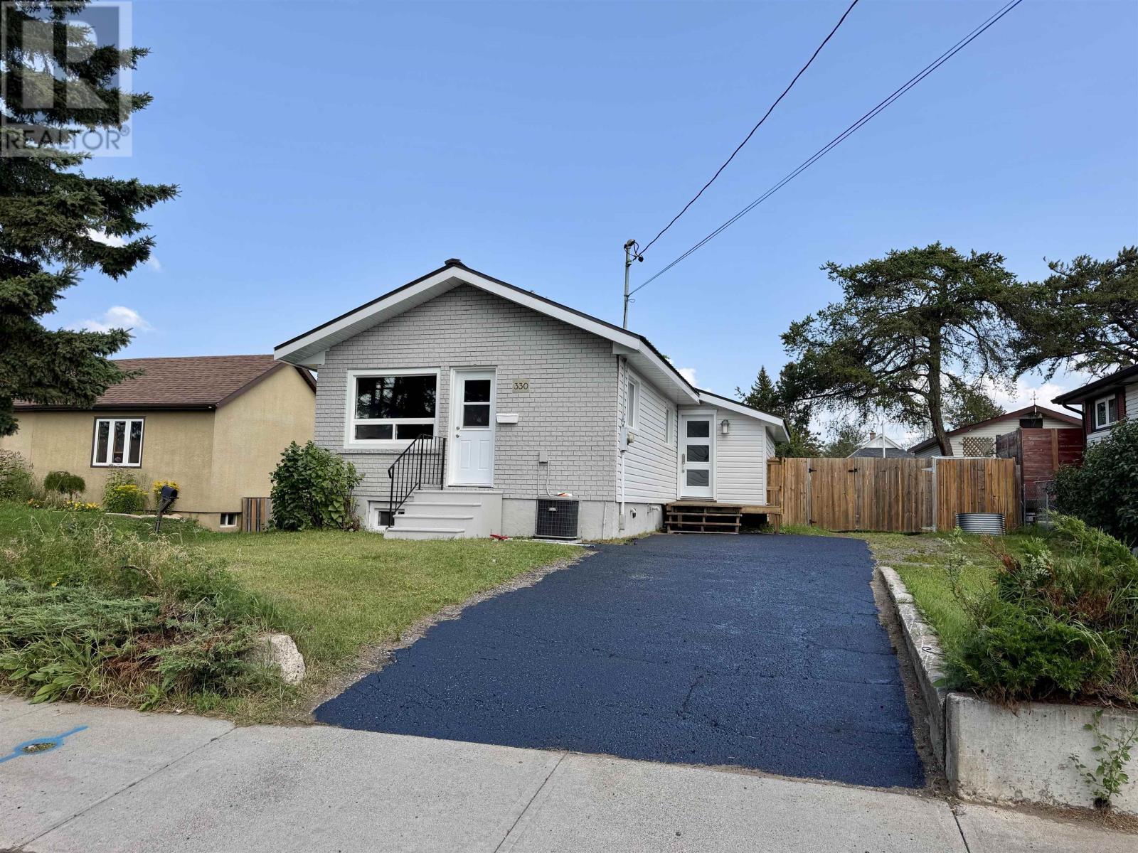 330 Arundel ST, Thunder Bay, Ontario