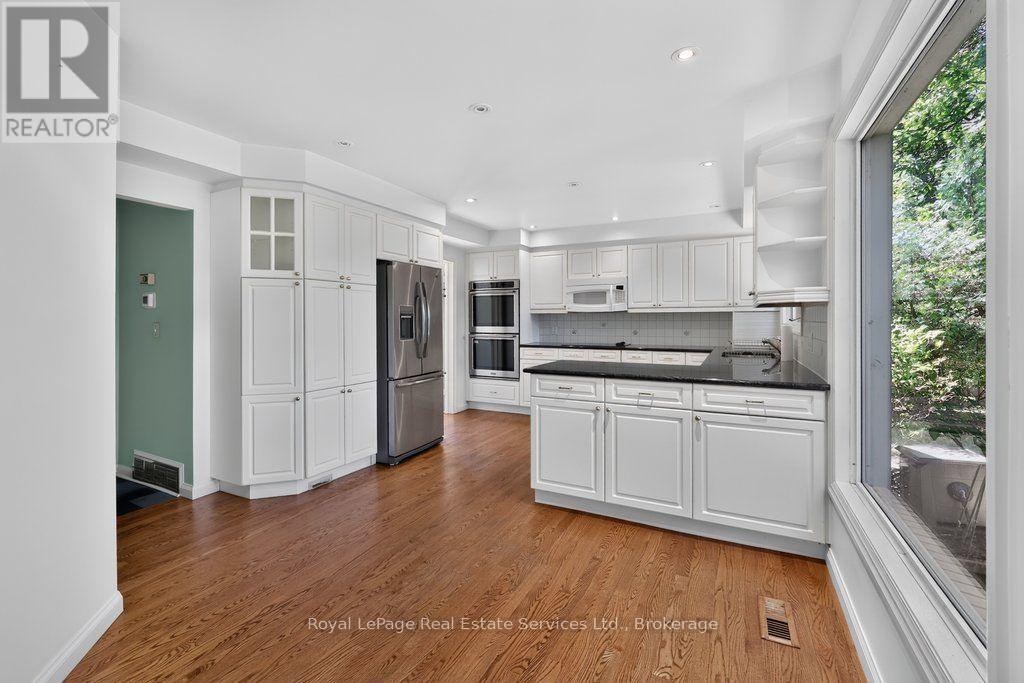 328 Dalewood Drive, Oakville, Ontario  L6J 4P5 - Photo 17 - W13706156
