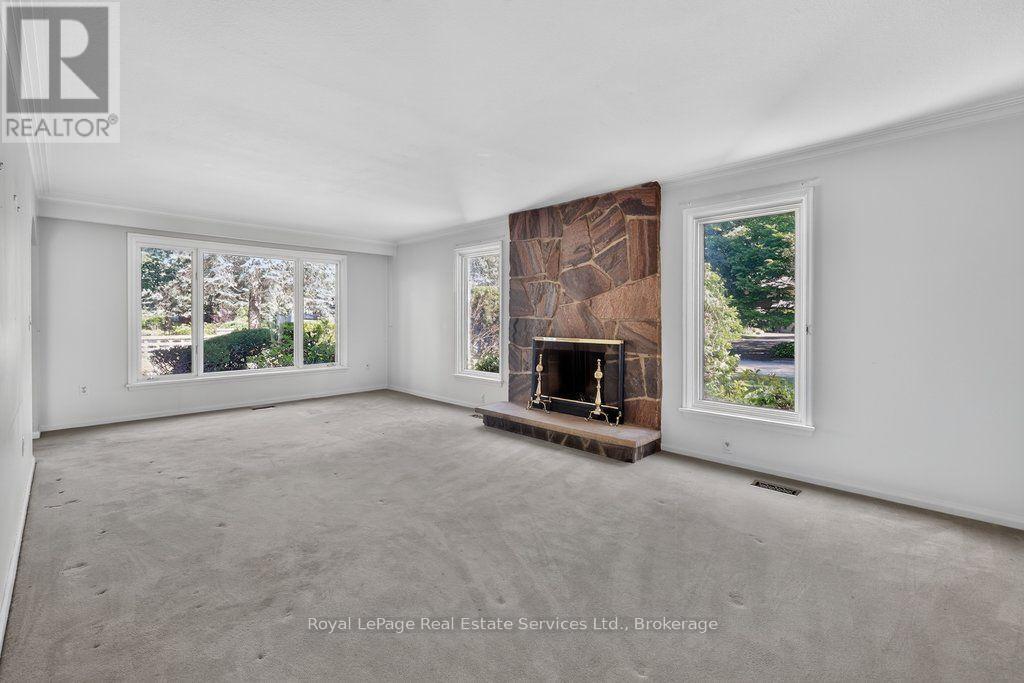 328 Dalewood Drive, Oakville, Ontario  L6J 4P5 - Photo 7 - W13706156