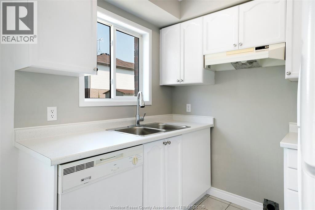 916 Lemonwood, Windsor, Ontario  N9G 2R6 - Photo 14 - 26020291