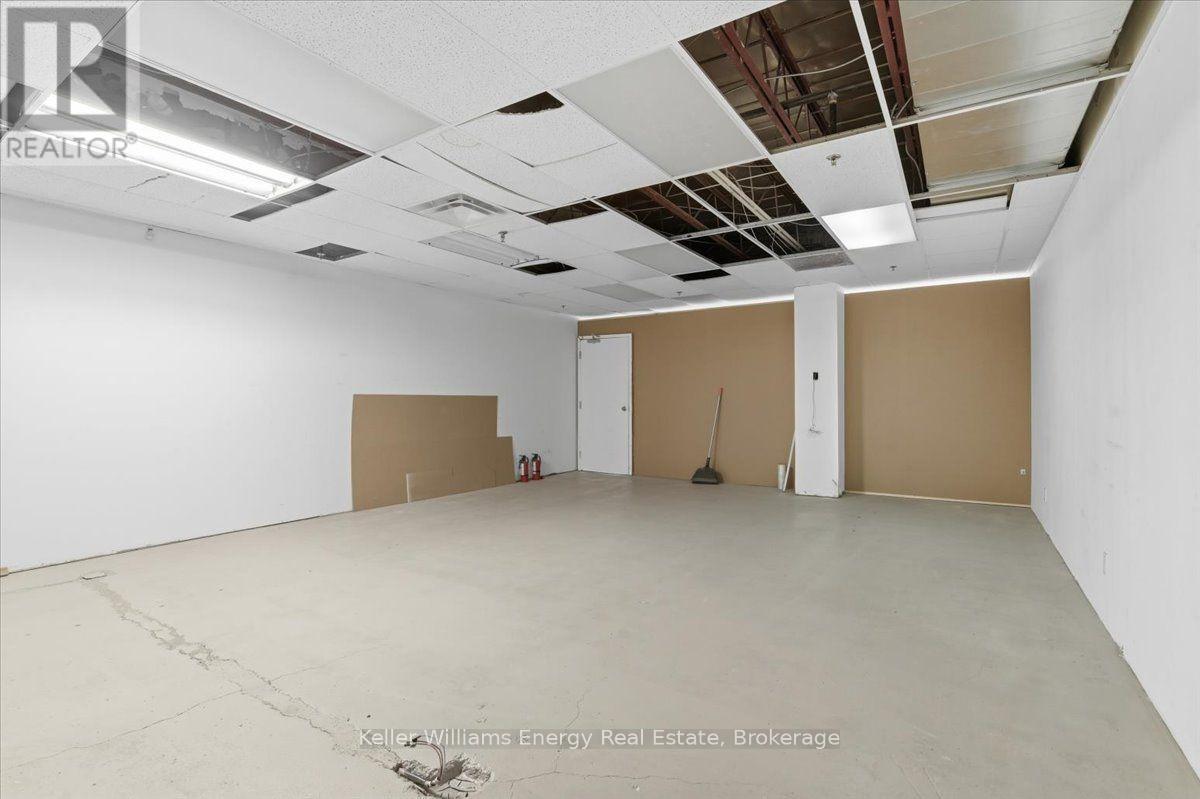 1650 Dundas Street E, Whitby, Ontario  L1N 2K8 - Photo 13 - E13706044