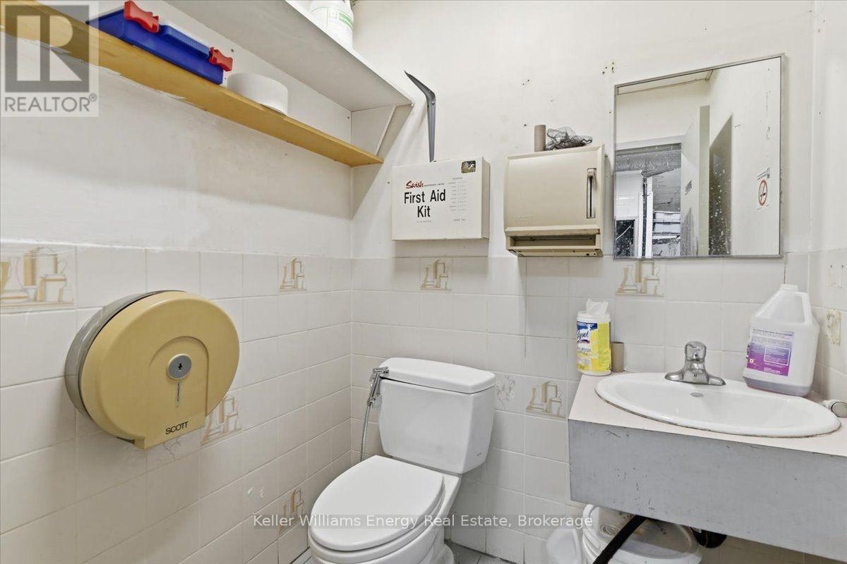 B1 - 1540 Dundas Street E, Whitby, Ontario  L1N 2K7 - Photo 13 - E13706288