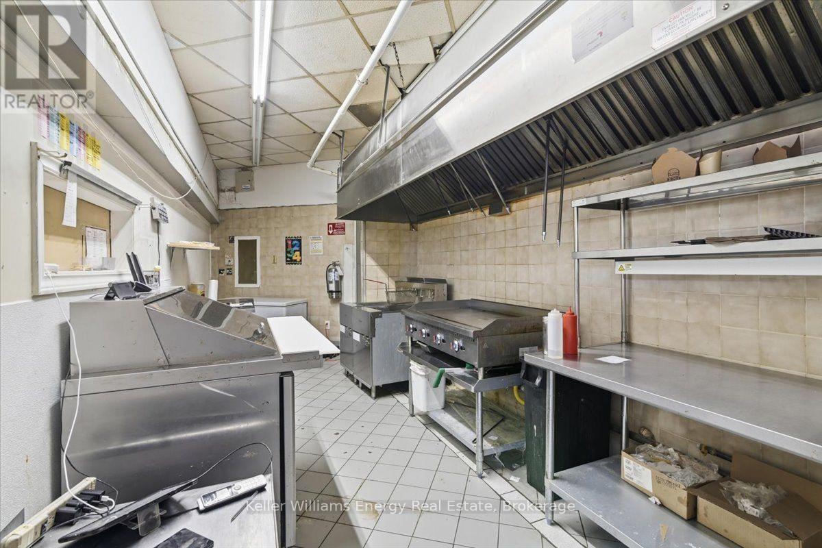 B1 - 1540 Dundas Street E, Whitby, Ontario  L1N 2K7 - Photo 17 - E13706288