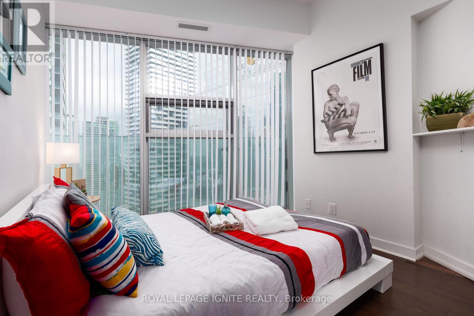 3303 - 14 York Street, Toronto, Ontario  M5J 0B1 - Photo 13 - C13706094