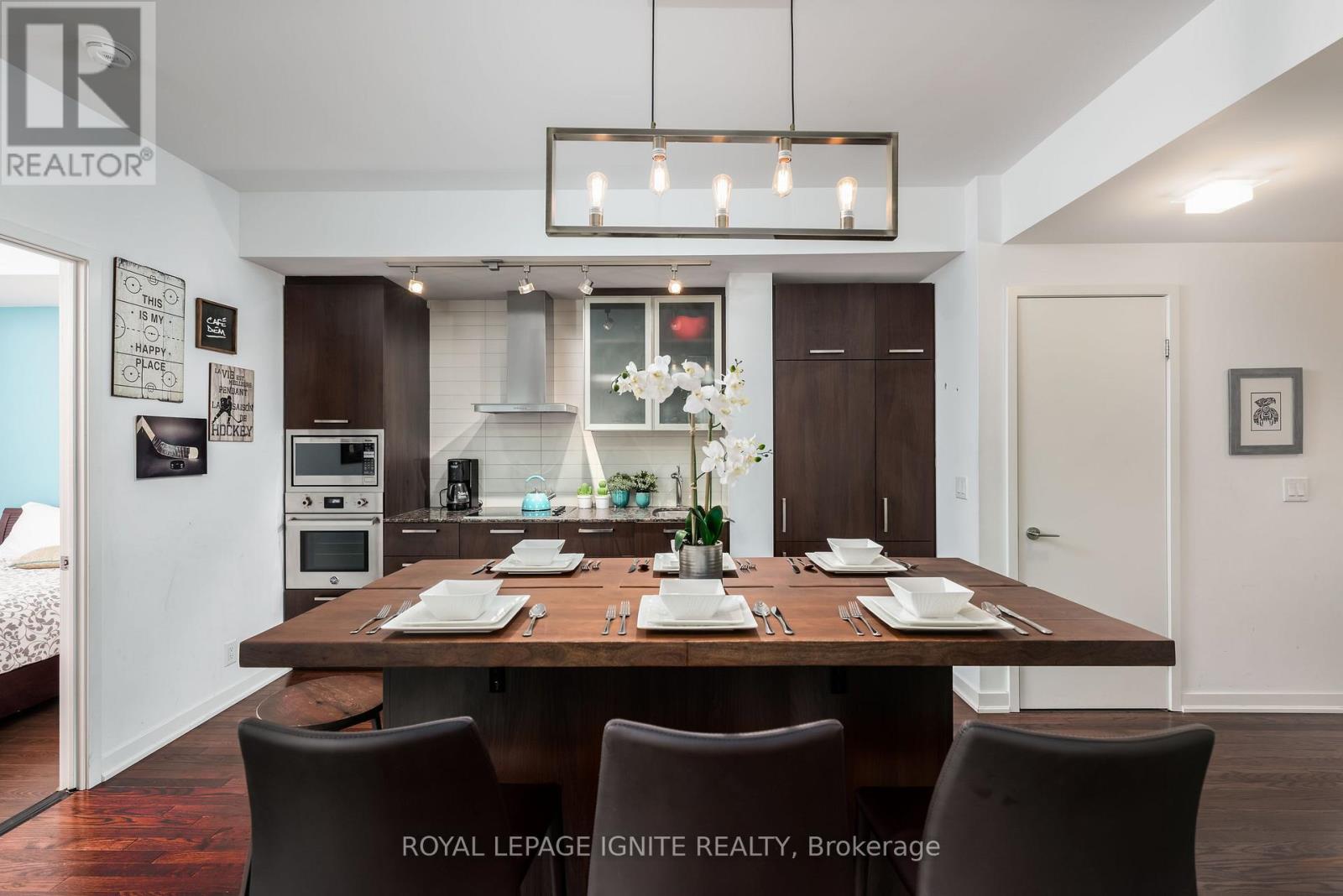 3303 - 14 York Street, Toronto, Ontario  M5J 0B1 - Photo 3 - C13706094