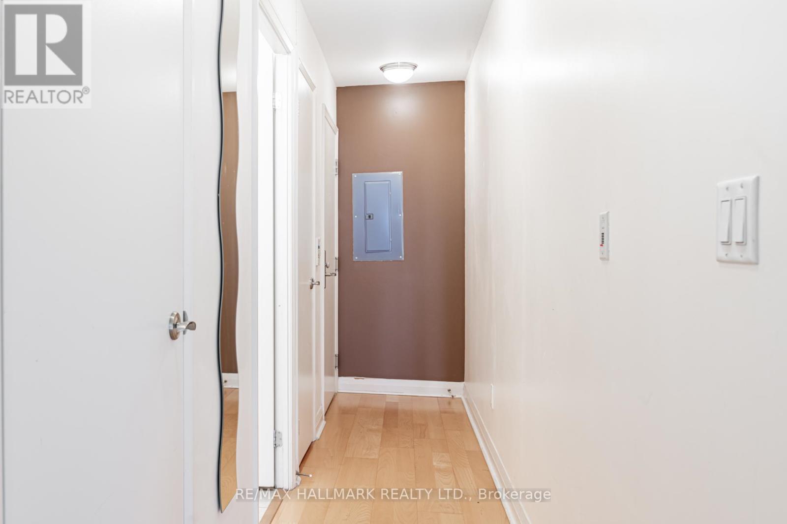 701 - 220 Victoria Street, Toronto, Ontario  M5B 2R6 - Photo 2 - C13706106