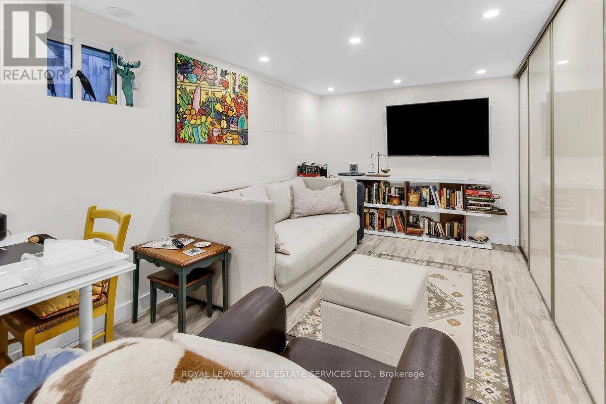 47 Coulson Avenue, Toronto, Ontario  M4V 1Y3 - Photo 12 - C13706166