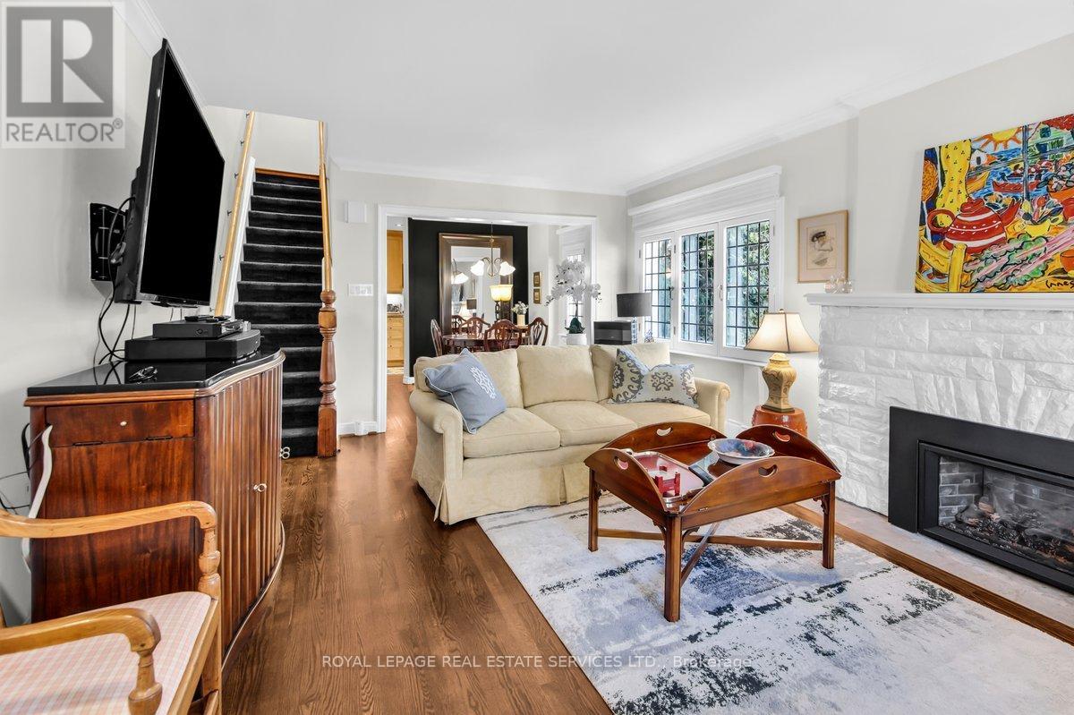 47 Coulson Avenue, Toronto, Ontario  M4V 1Y3 - Photo 2 - C13706166