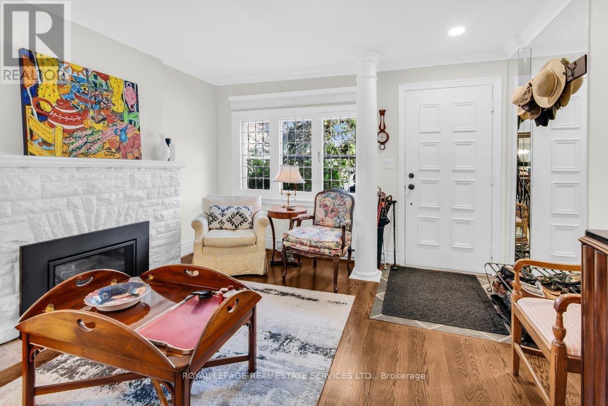 47 Coulson Avenue, Toronto, Ontario  M4V 1Y3 - Photo 3 - C13706166