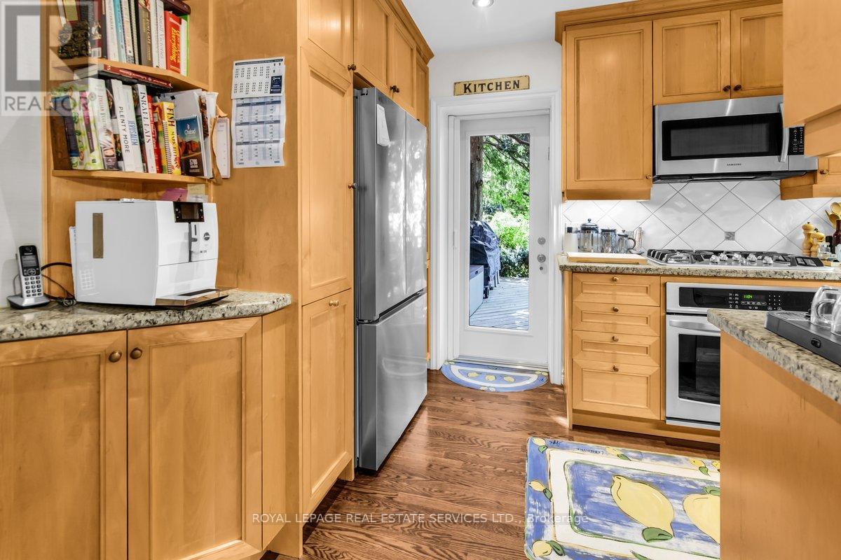 47 Coulson Avenue, Toronto, Ontario  M4V 1Y3 - Photo 7 - C13706166