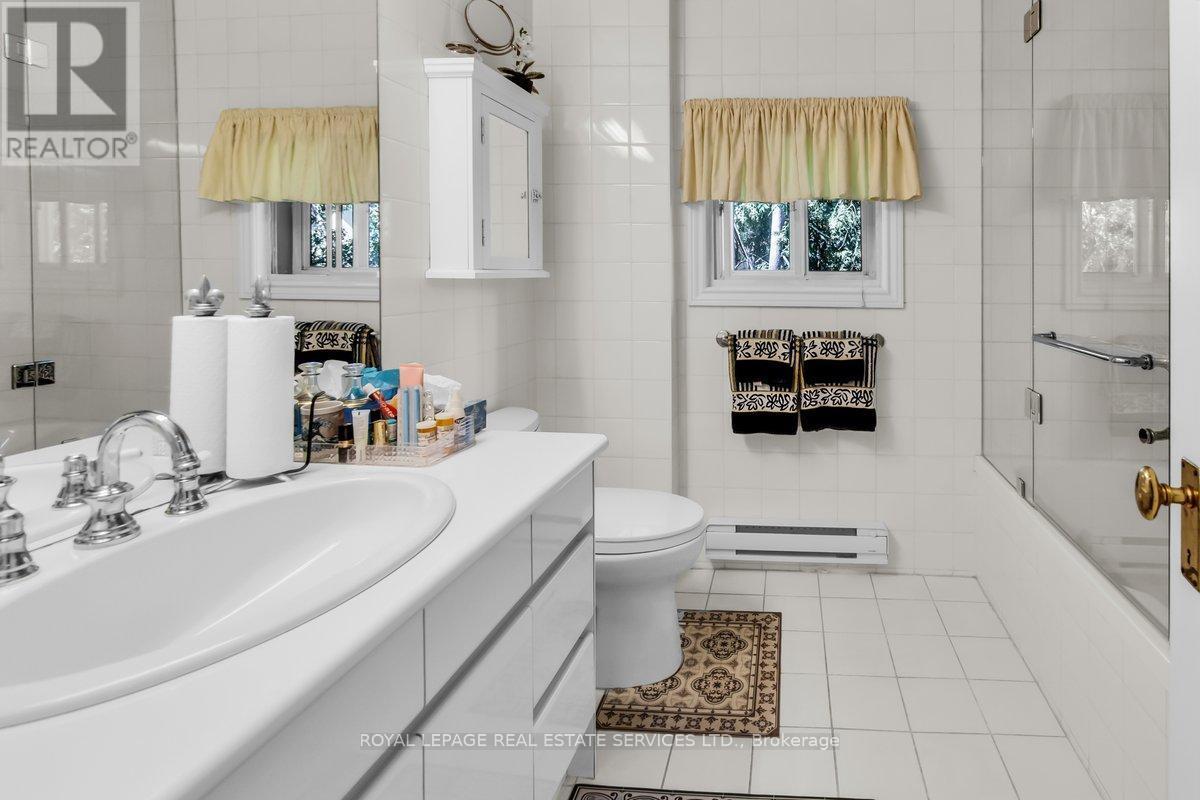 47 Coulson Avenue, Toronto, Ontario  M4V 1Y3 - Photo 8 - C13706166