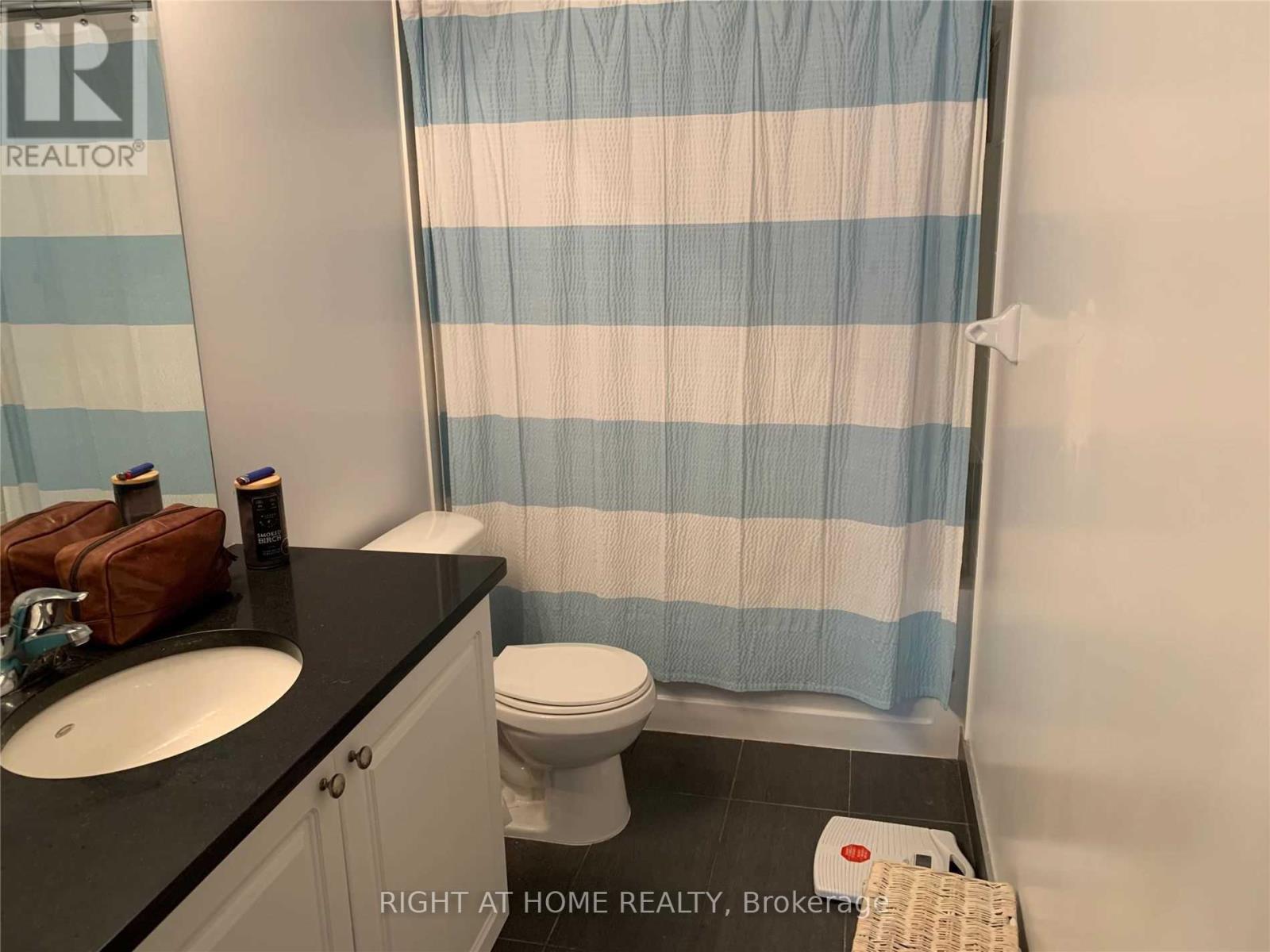 810 - 19 Grand Trunk Crescent, Toronto, Ontario  M5J 3A3 - Photo 15 - C13706246