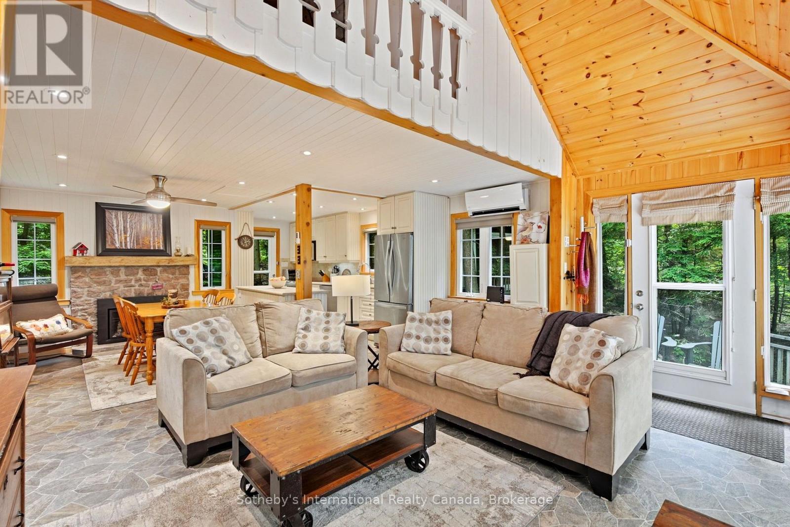 1061 Hurling Point Road, Muskoka Lakes, Ontario  P0C 1A0 - Photo 12 - X13706136