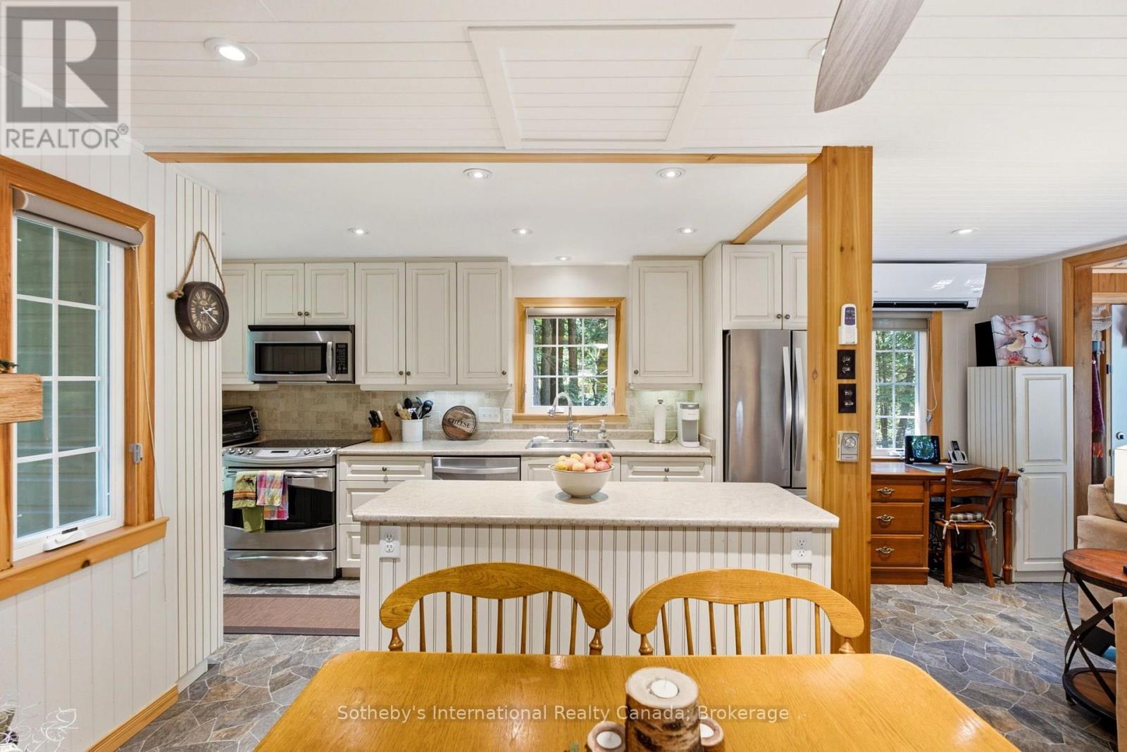 1061 Hurling Point Road, Muskoka Lakes, Ontario  P0C 1A0 - Photo 7 - X13706136