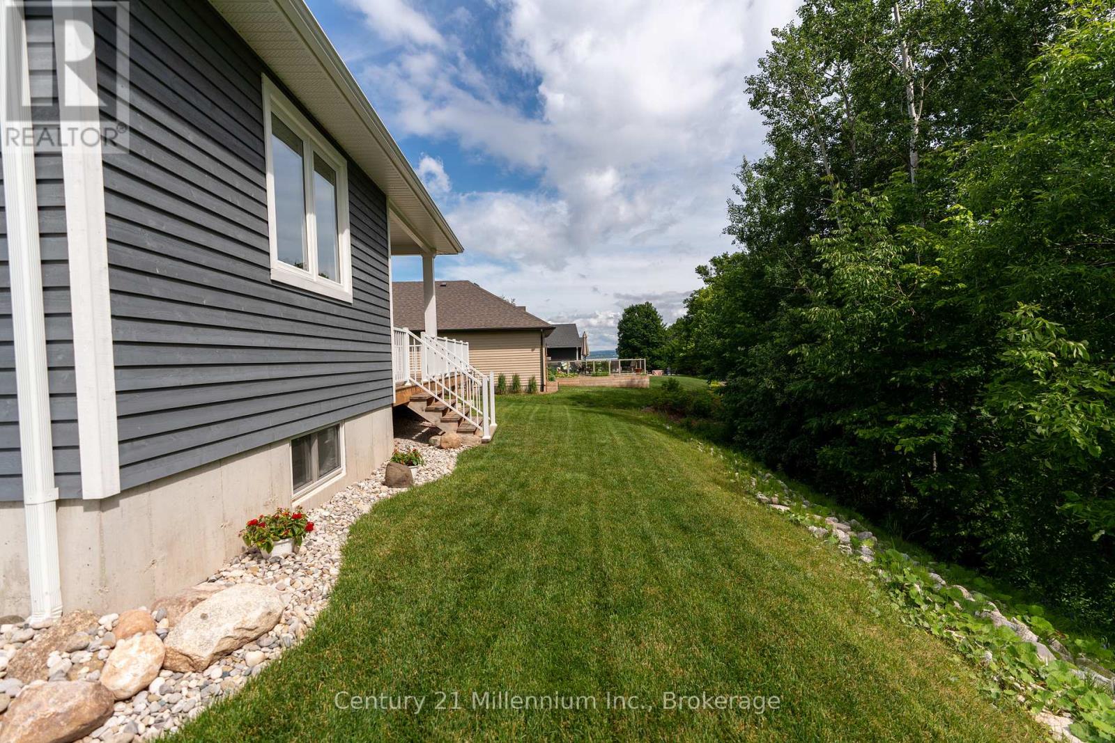 401 Algoma Crescent, Georgian Bluffs, Ontario  N0H 1S0 - Photo 45 - X13706170