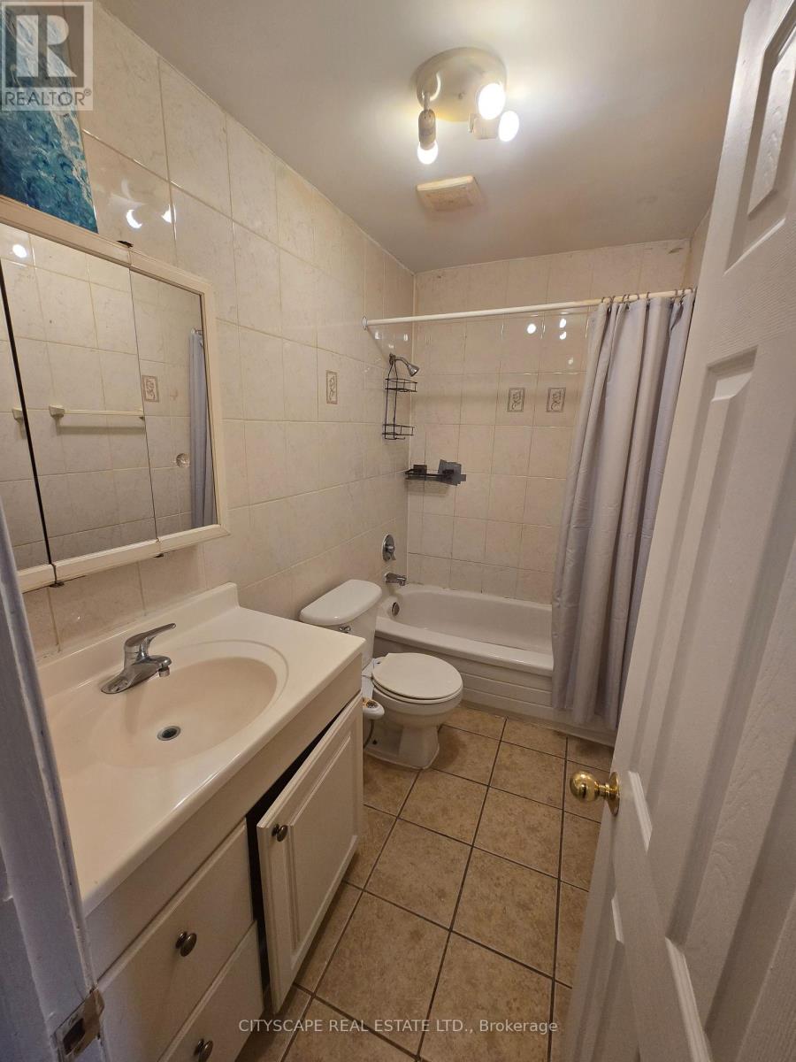 2a-Fr - 911a Danforth Avenue, Toronto, Ontario  M4J 1L8 - Photo 12 - E13706020