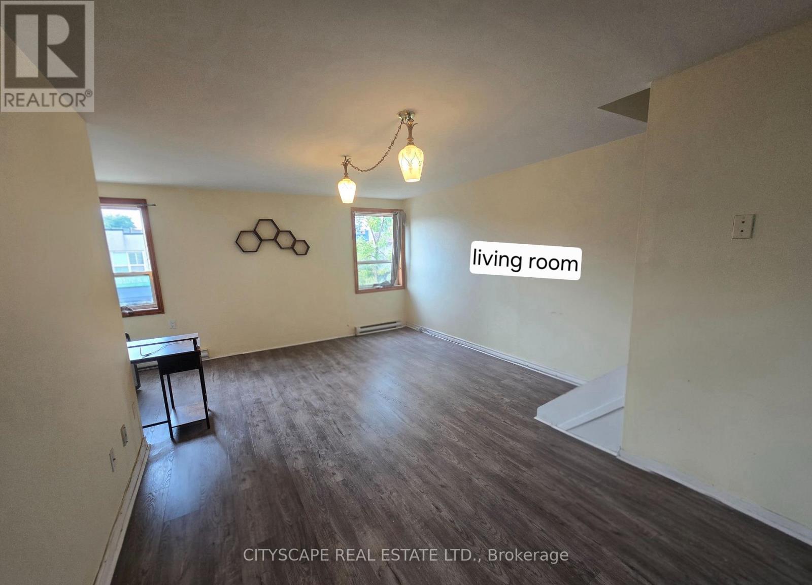 2a-Fr - 911a Danforth Avenue, Toronto, Ontario  M4J 1L8 - Photo 3 - E13706020