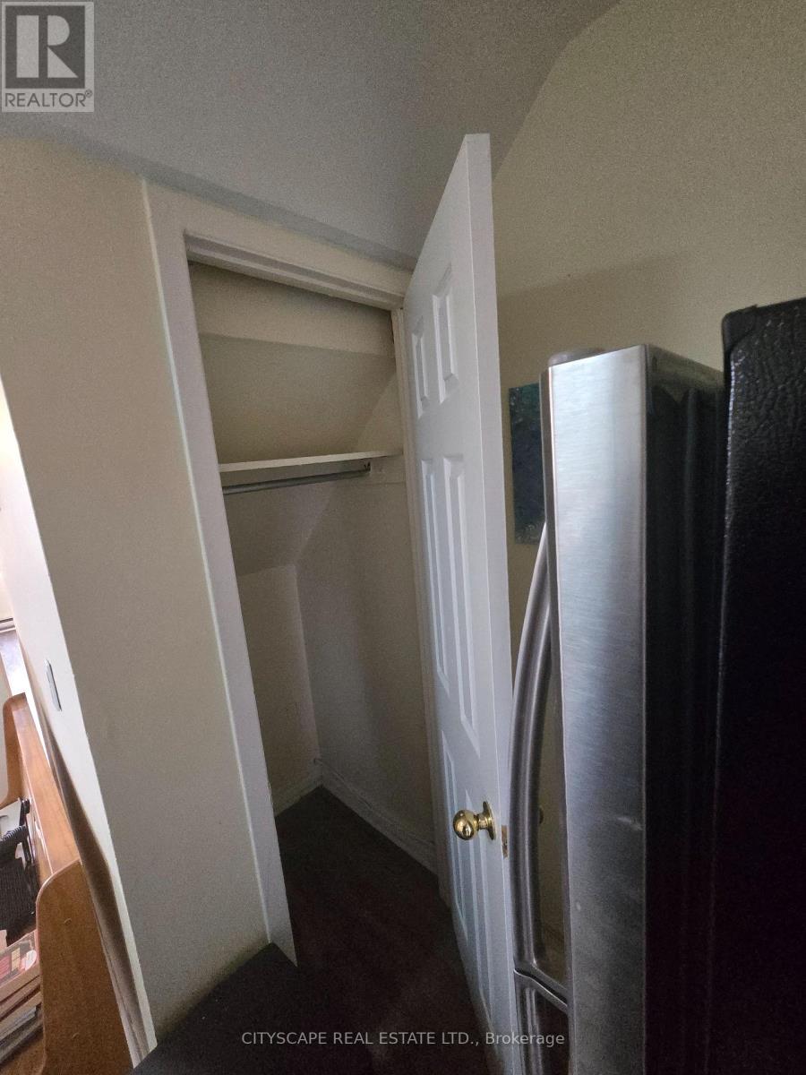 2a-Fr - 911a Danforth Avenue, Toronto, Ontario  M4J 1L8 - Photo 7 - E13706020