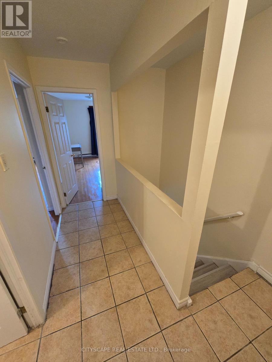 2a-Fr - 911a Danforth Avenue, Toronto, Ontario  M4J 1L8 - Photo 9 - E13706020