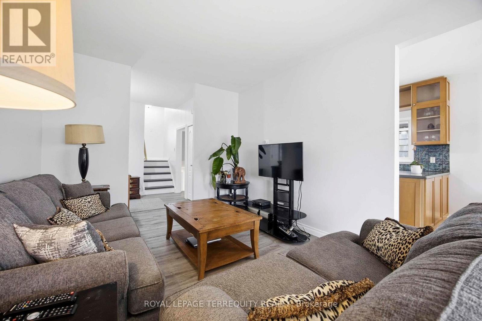 971 Oklahoma Drive, Pickering, Ontario  L1W 2H8 - Photo 13 - E13706292