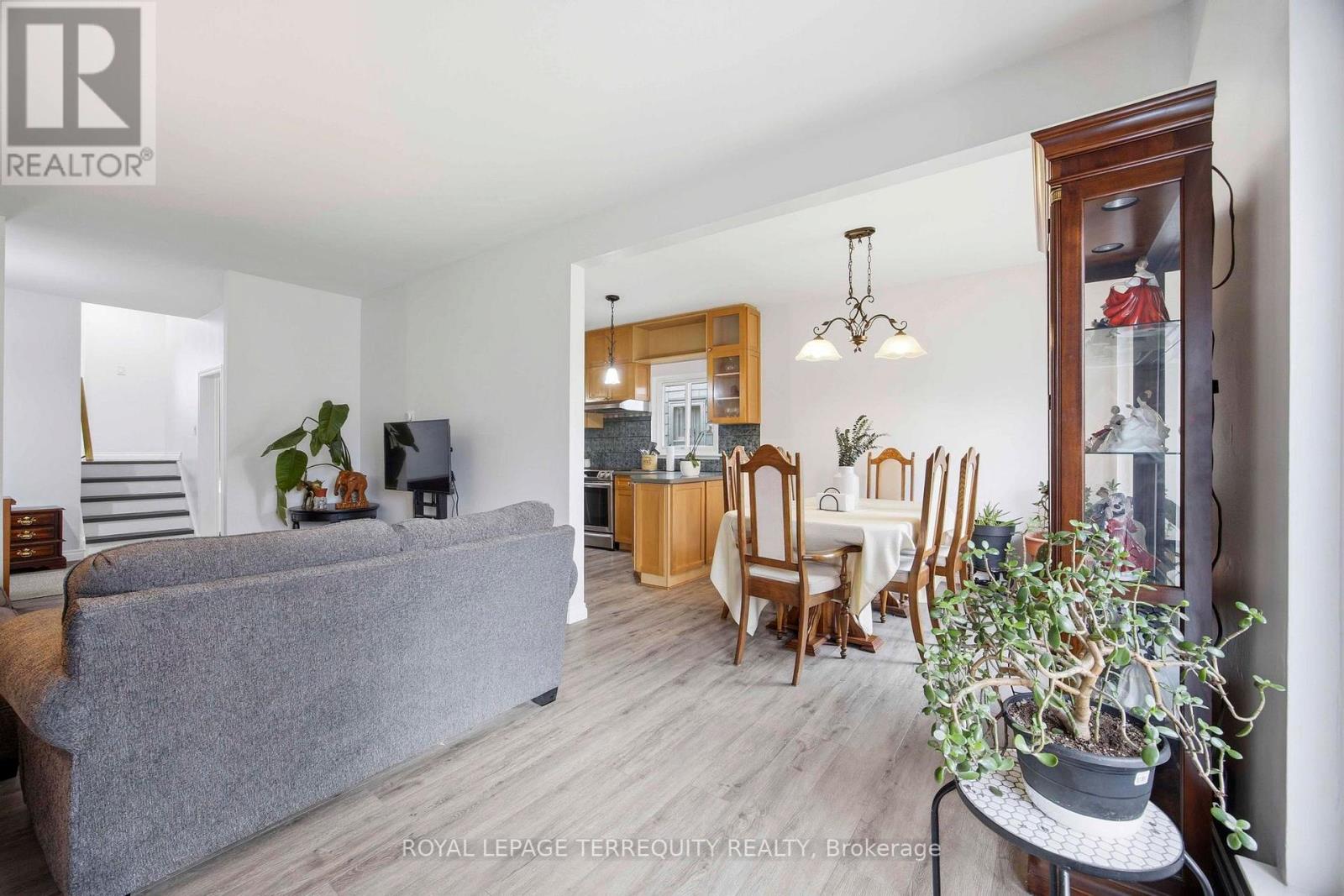 971 Oklahoma Drive, Pickering, Ontario  L1W 2H8 - Photo 14 - E13706292