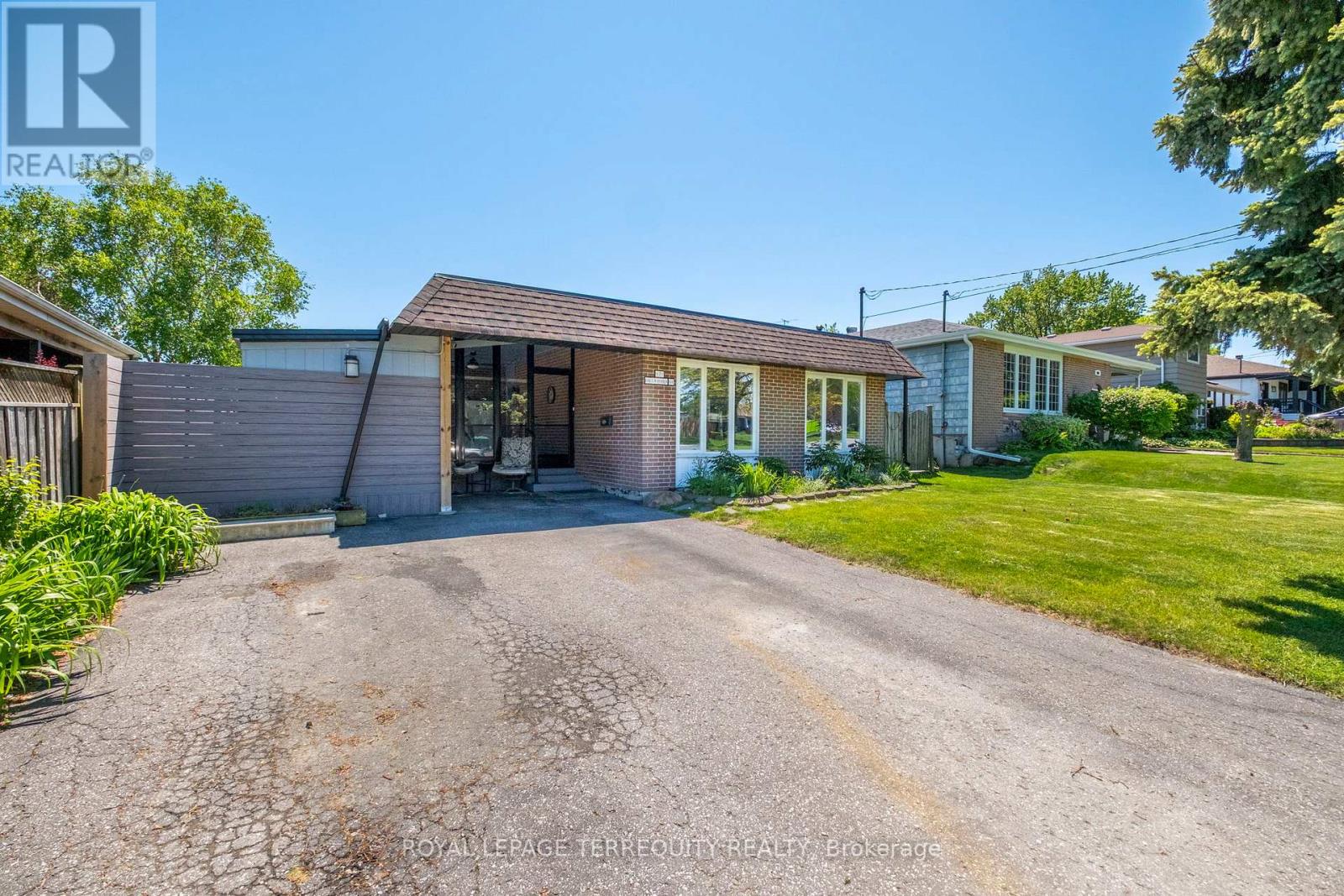 971 Oklahoma Drive, Pickering, Ontario  L1W 2H8 - Photo 2 - E13706292