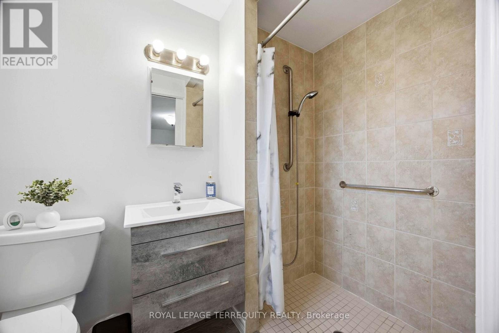971 Oklahoma Drive, Pickering, Ontario  L1W 2H8 - Photo 23 - E13706292