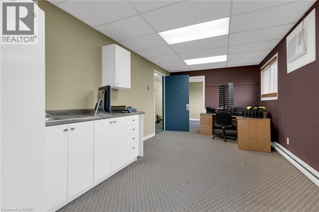 361 Jackson Street W Unit# 4, Hamilton, Ontario  L9P 1N2 - Photo 8 - 40785878