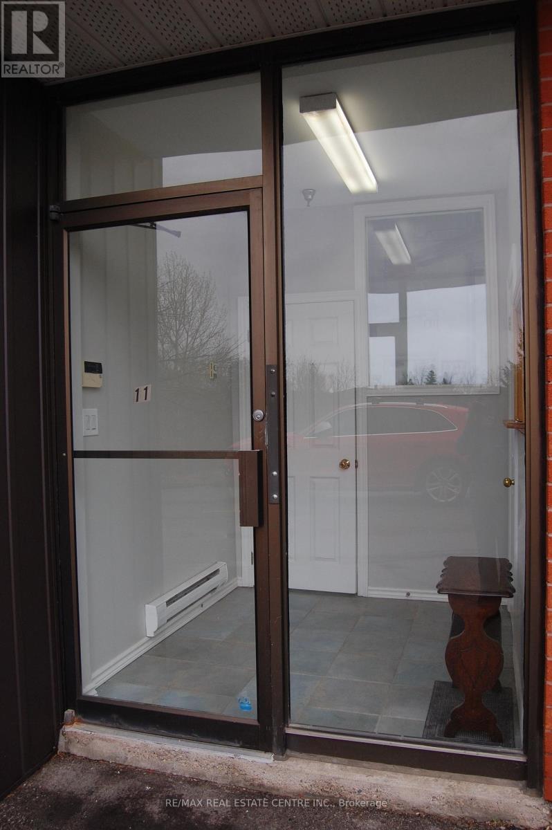 11 - 350 Woodbridge Avenue, Vaughan, Ontario  L4L 3K8 - Photo 4 - N13706258