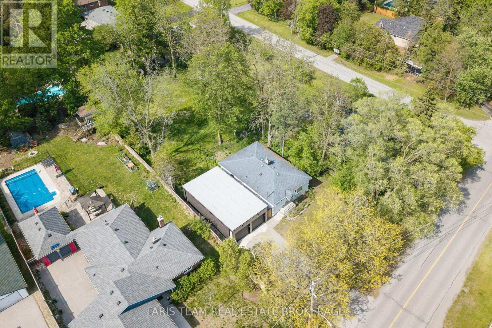136 Oriole Drive, East Gwillimbury, Ontario  L9N 1G9 - Photo 2 - N13706298