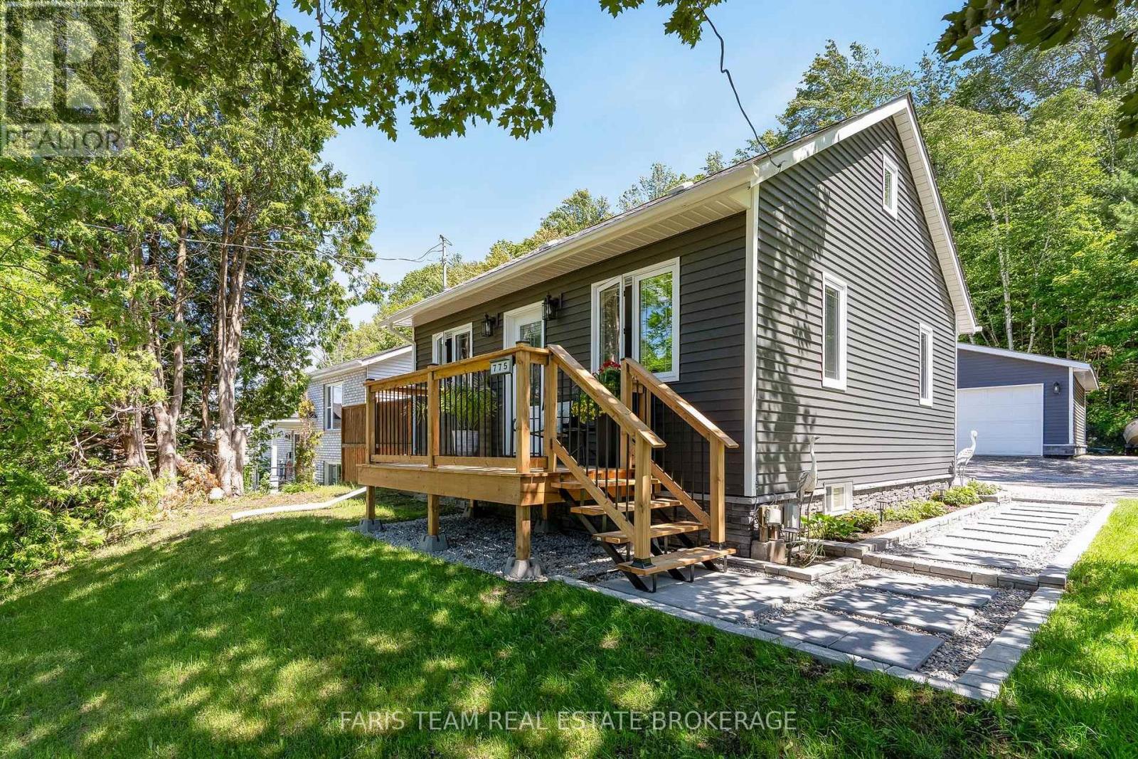 775 Ontario Street, Midland, Ontario  L4R 1A6 - Photo 1 - S13706024