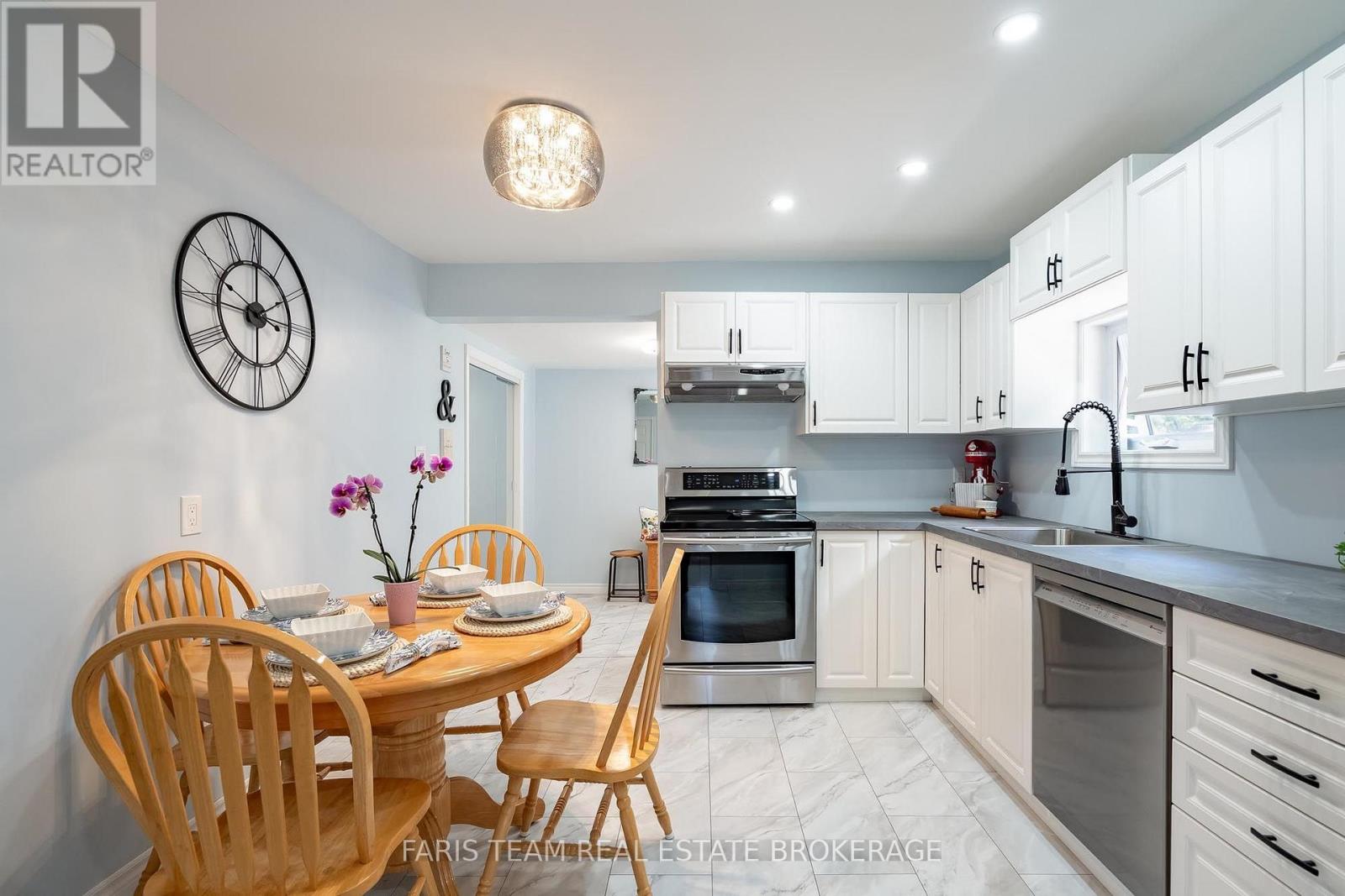 775 Ontario Street, Midland, Ontario  L4R 1A6 - Photo 10 - S13706024