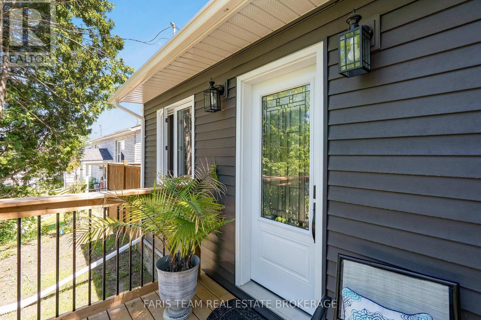 775 Ontario Street, Midland, Ontario  L4R 1A6 - Photo 4 - S13706024