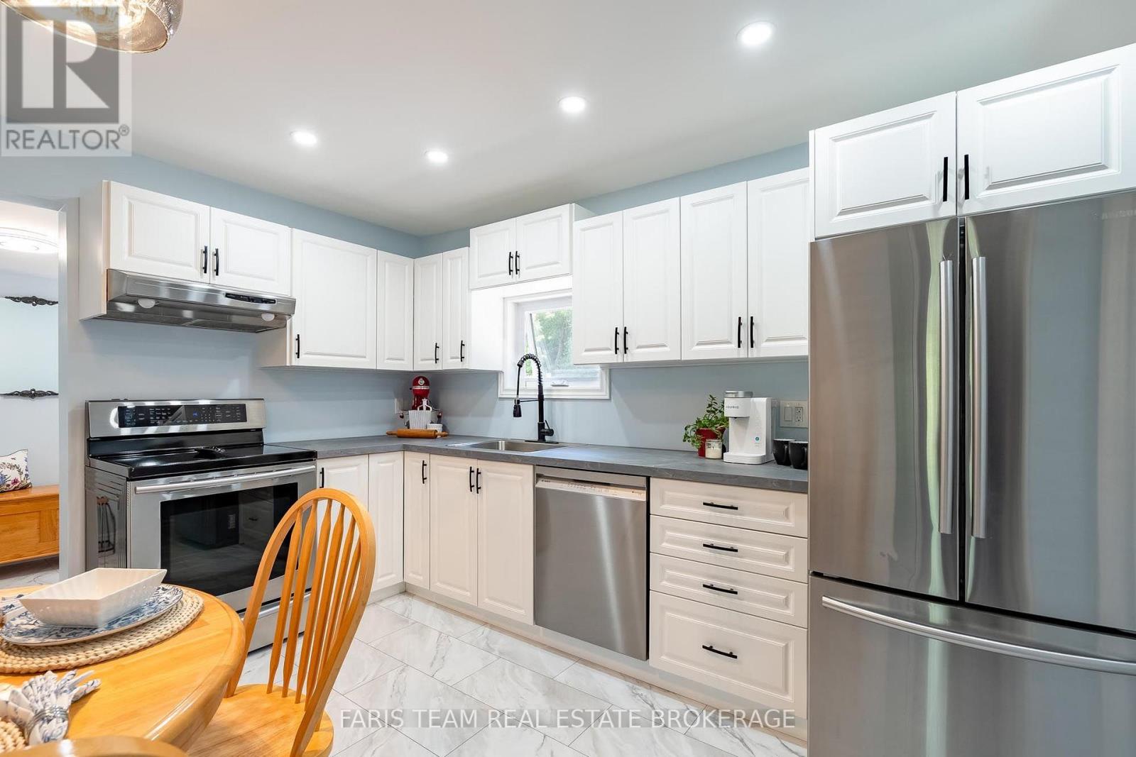 775 Ontario Street, Midland, Ontario  L4R 1A6 - Photo 8 - S13706024