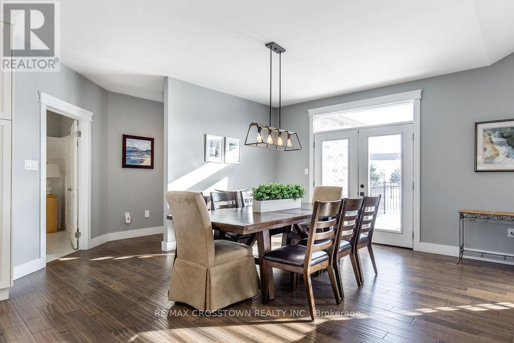 25 Mennill Drive, Springwater (Snow Valley), Ontario  L0L 1Y3 - Photo 11 - S13706052