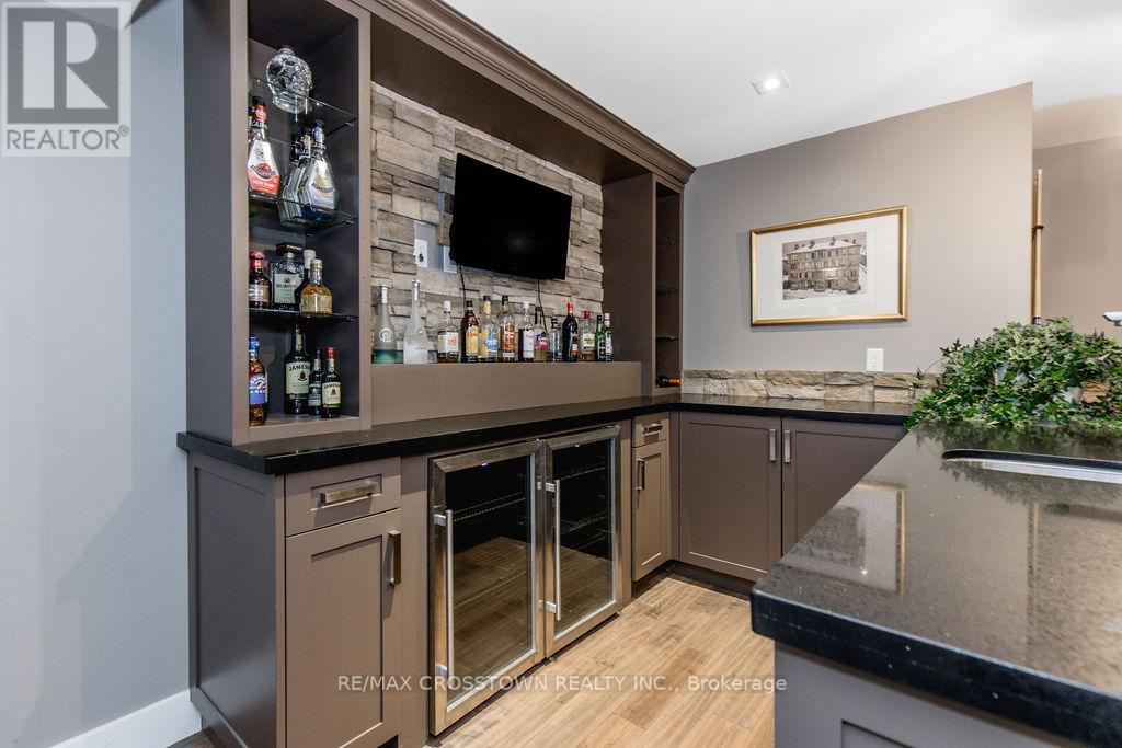 25 Mennill Drive, Springwater (Snow Valley), Ontario  L0L 1Y3 - Photo 32 - S13706052